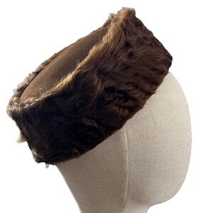 Vintage MCM Women’s Brown Fur Round Pillbox Winter Hat, Kimble Furs, Bremen, IN
